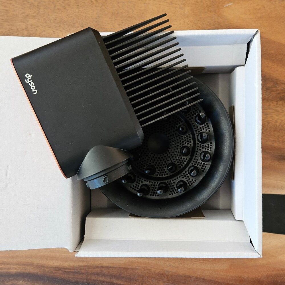 Dyson Wave + Curl Diffuser and Stretching Wide-tooth Comb AirWrap Attachments